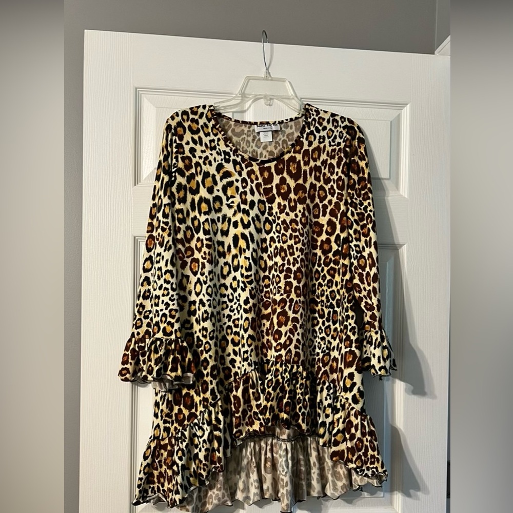 Cute leopard top!